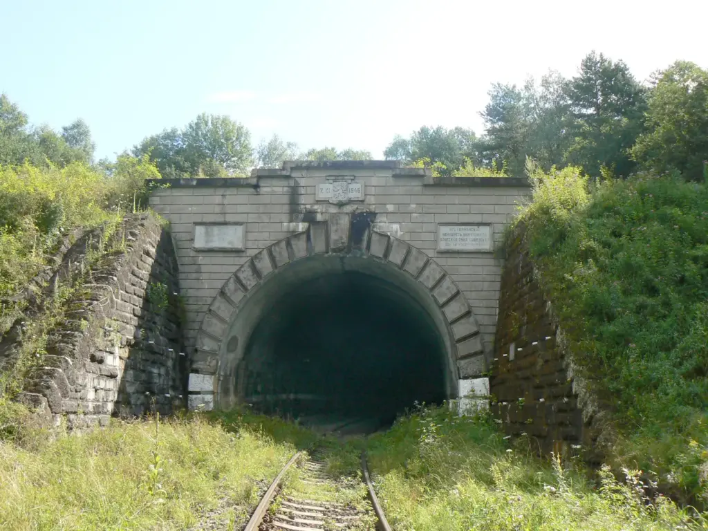 tunel pod przełęczą